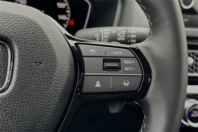 Vehicle image 27 of 31