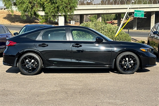 Vehicle image 5 of 31