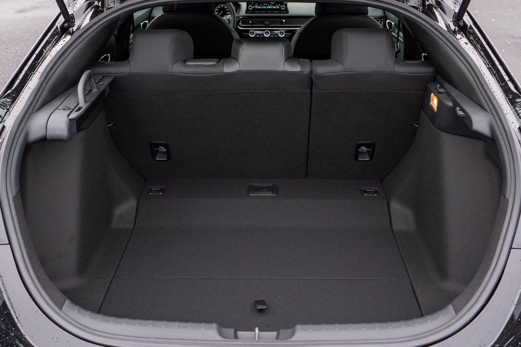 Vehicle image 12 of 27
