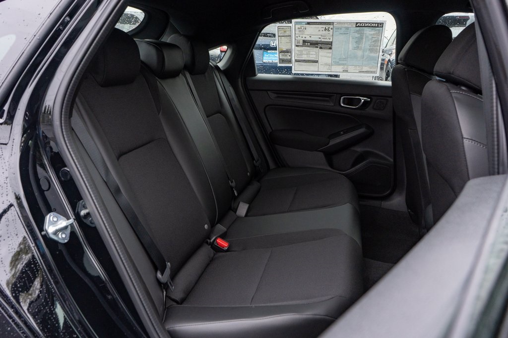 Vehicle image 14 of 27