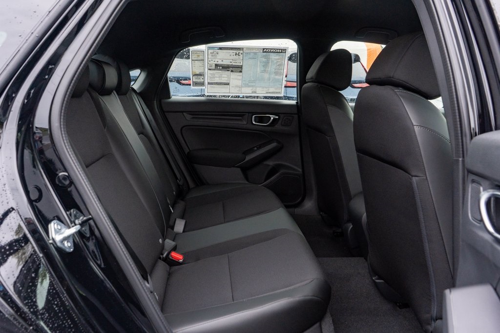 Vehicle image 13 of 27