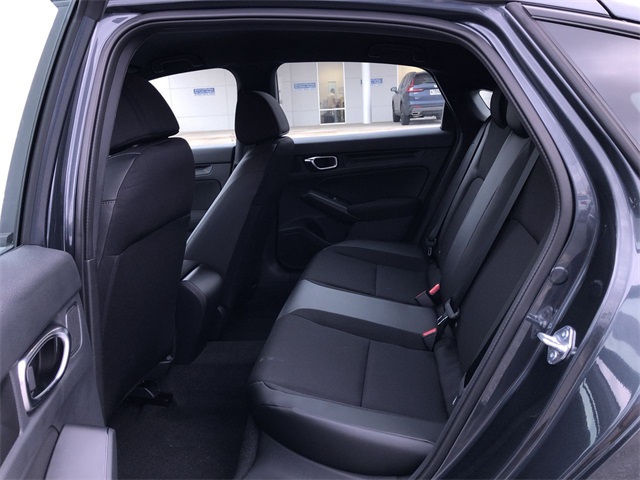 Vehicle image 10 of 14