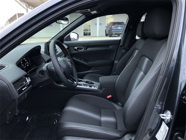 Vehicle image 12 of 14