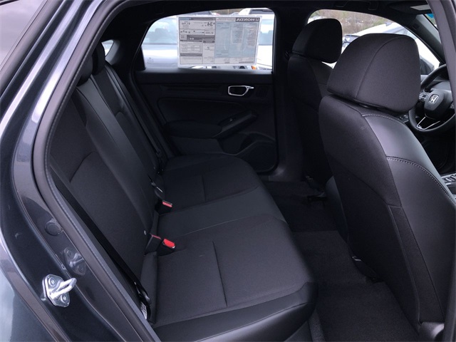 Vehicle image 9 of 14