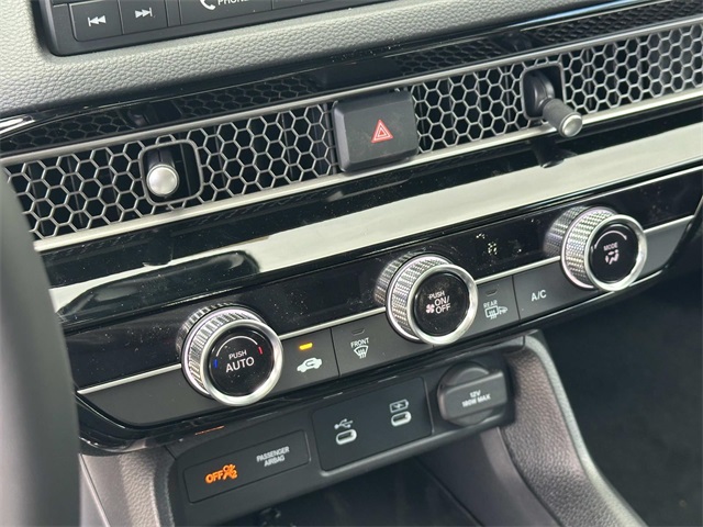 Vehicle image 10 of 30