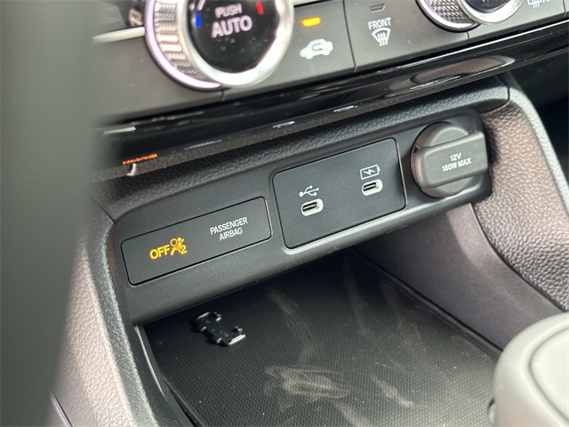 Vehicle image 11 of 30