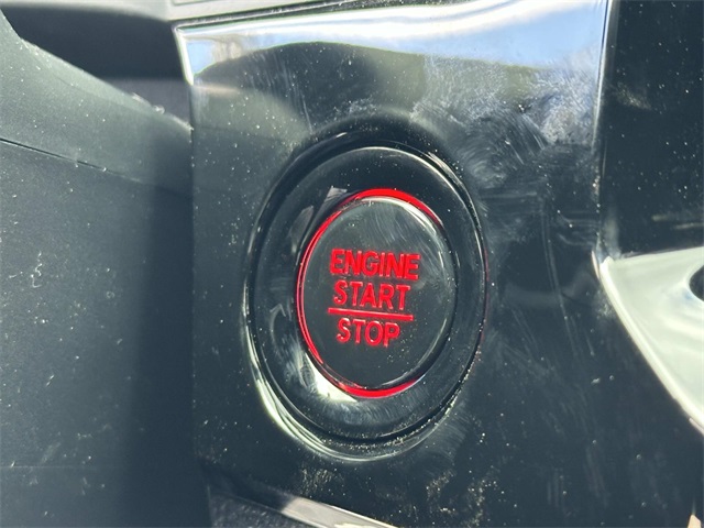 Vehicle image 14 of 30