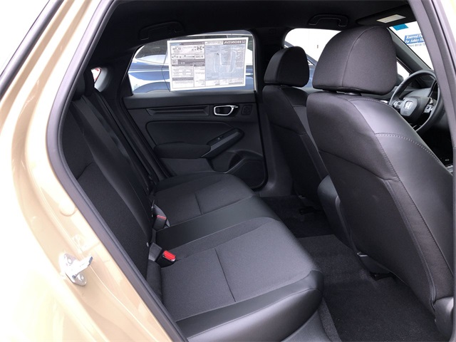 Vehicle image 12 of 14