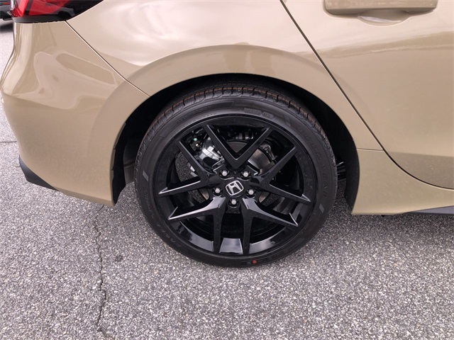 Vehicle image 6 of 14