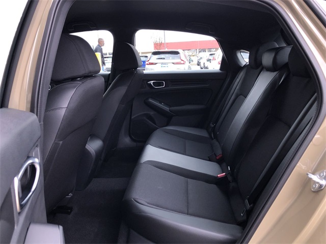 Vehicle image 13 of 14