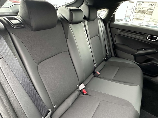 Vehicle image 11 of 31
