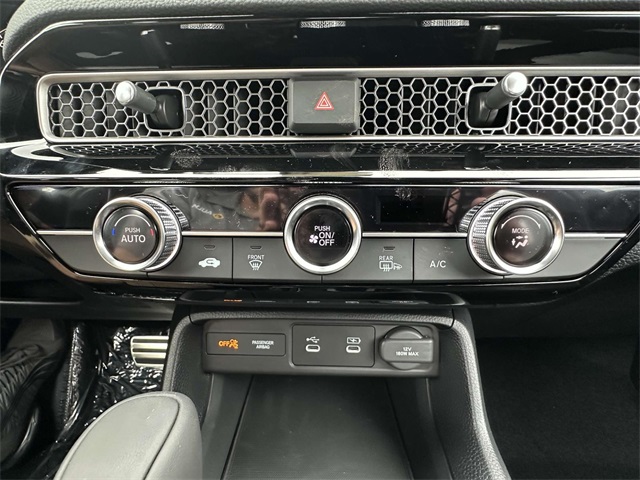 Vehicle image 28 of 31