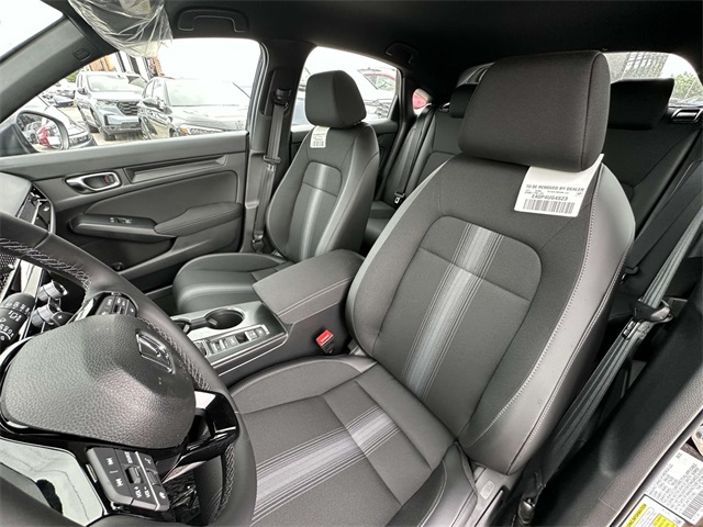 Vehicle image 14 of 31