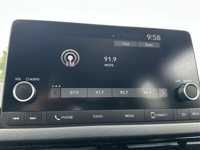Vehicle image 17 of 31