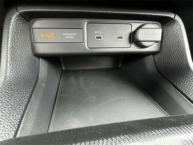 Vehicle image 27 of 31