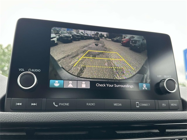 Vehicle image 18 of 31