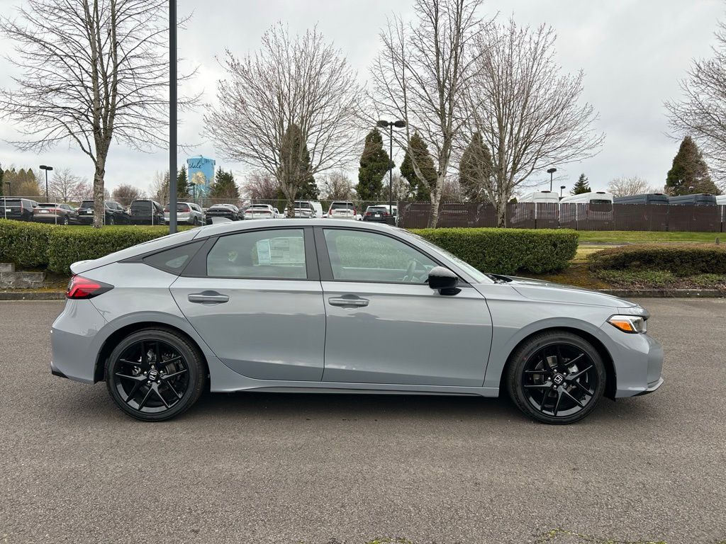 Vehicle image 6 of 28