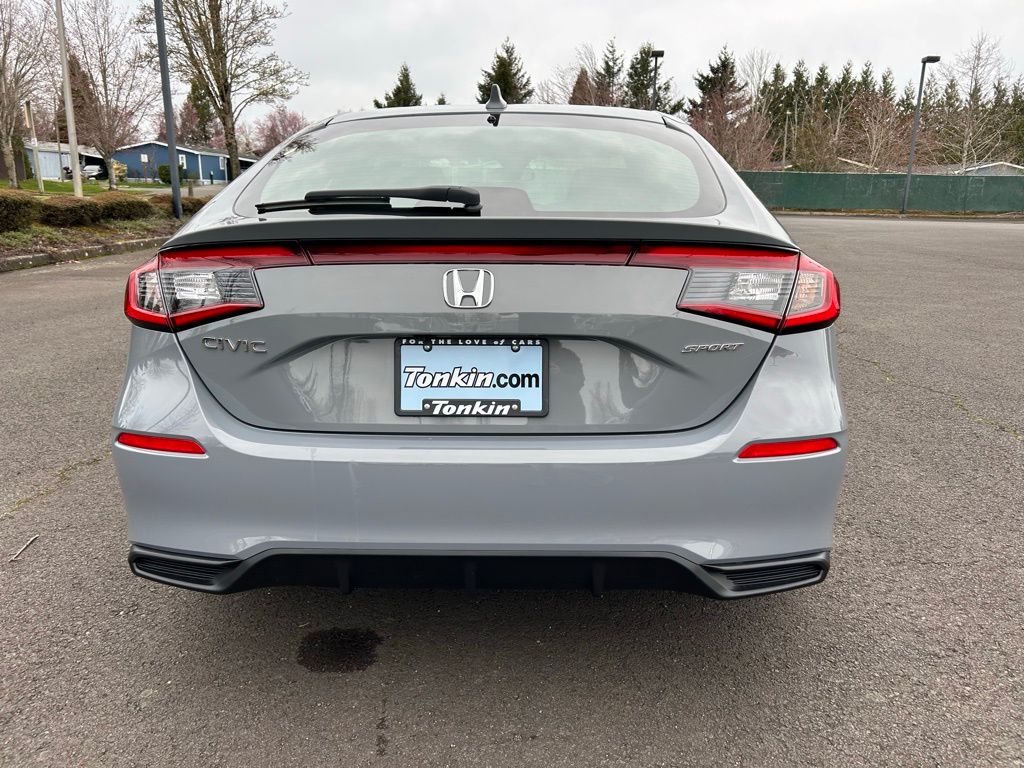 Vehicle image 4 of 28