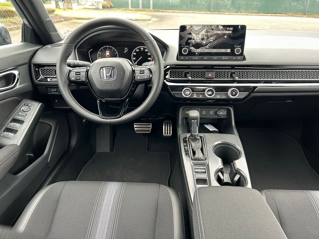 Vehicle image 23 of 28