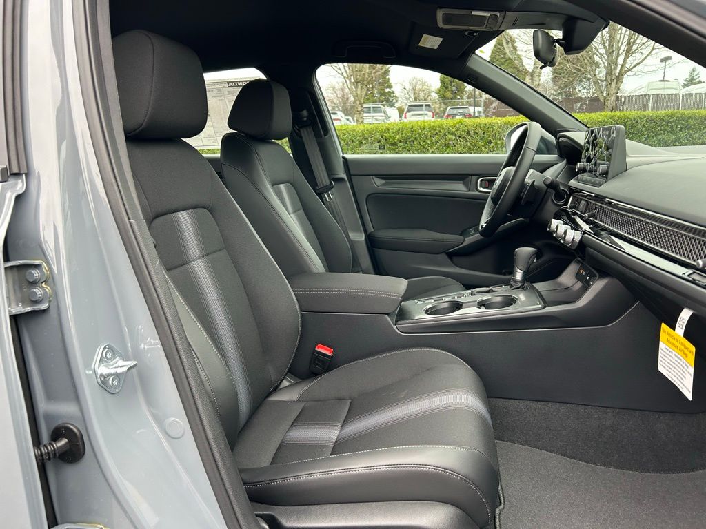 Vehicle image 27 of 28