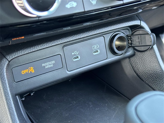 Vehicle image 11 of 30