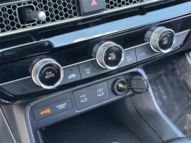 Vehicle image 10 of 30