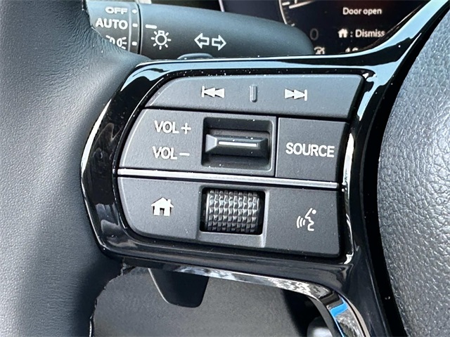 Vehicle image 17 of 30