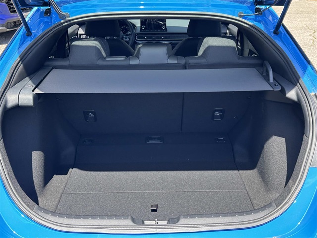 Vehicle image 27 of 30