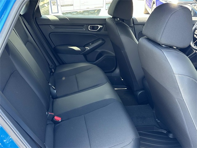 Vehicle image 26 of 30