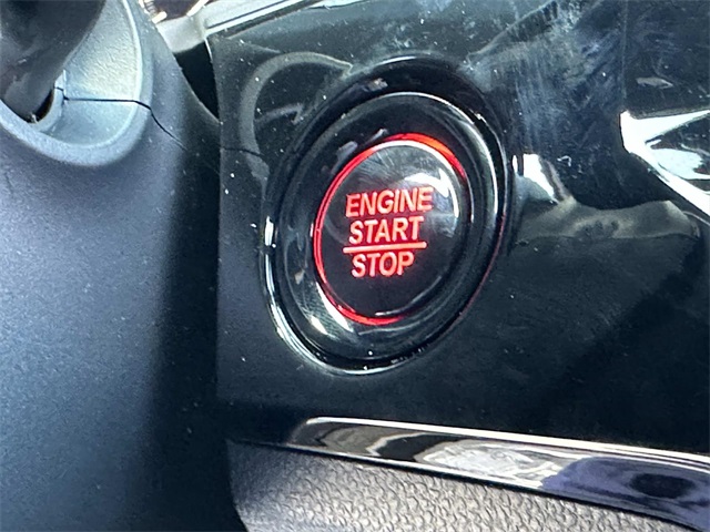 Vehicle image 15 of 30