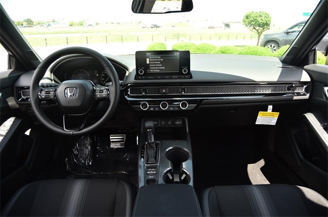 Vehicle image 12 of 23