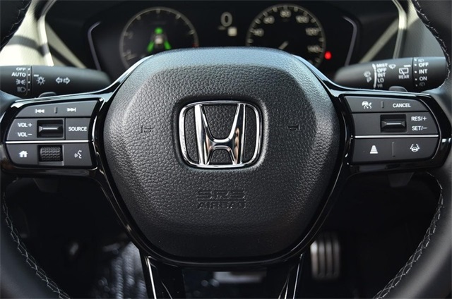 Vehicle image 13 of 23