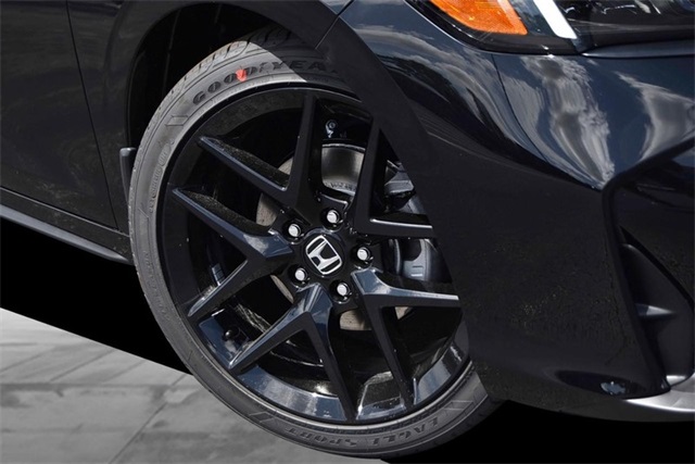 Vehicle image 7 of 23