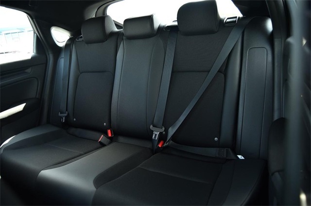 Vehicle image 11 of 23