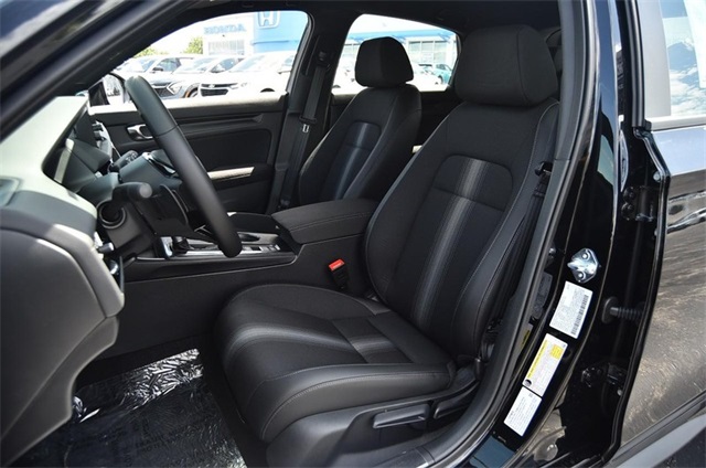 Vehicle image 10 of 23