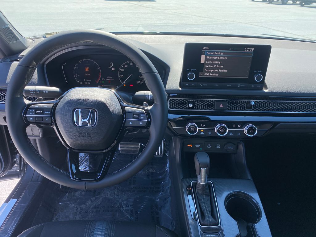 Vehicle image 11 of 19