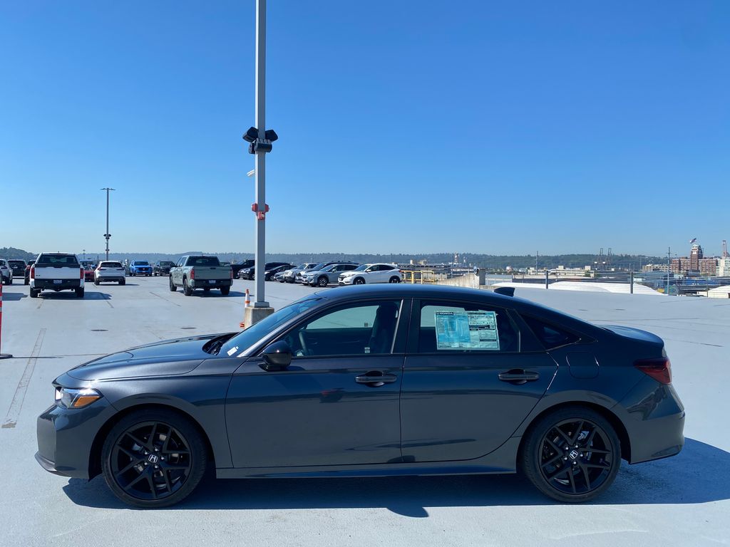 Vehicle image 8 of 19