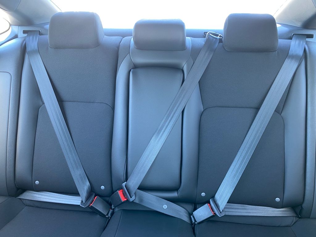 Vehicle image 10 of 19