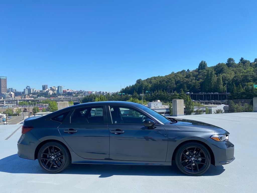Vehicle image 5 of 19
