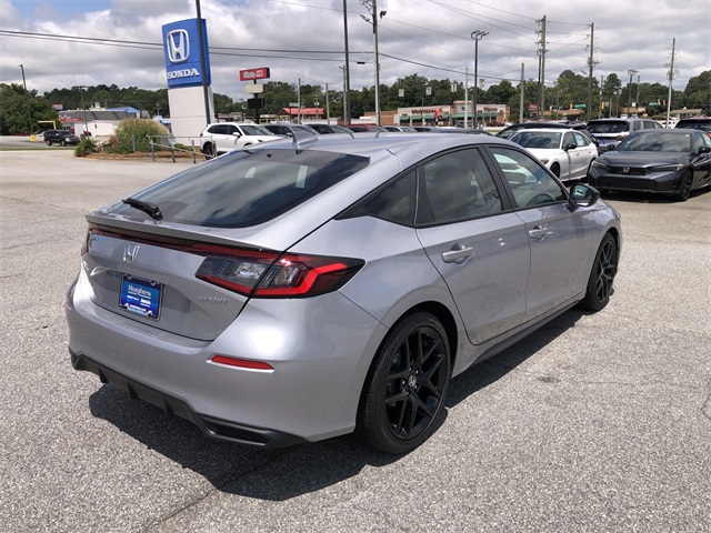 Vehicle image 4 of 14