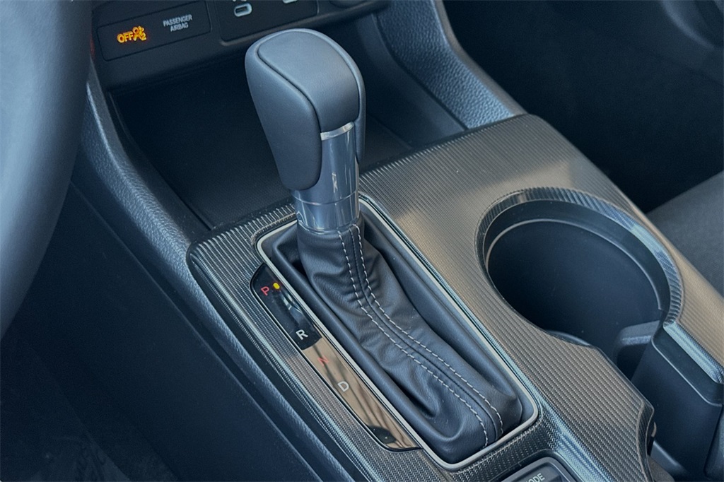 Vehicle image 22 of 31