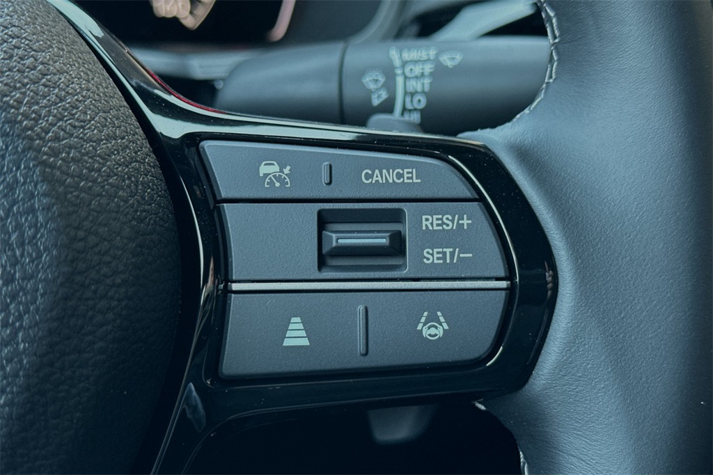 Vehicle image 26 of 31