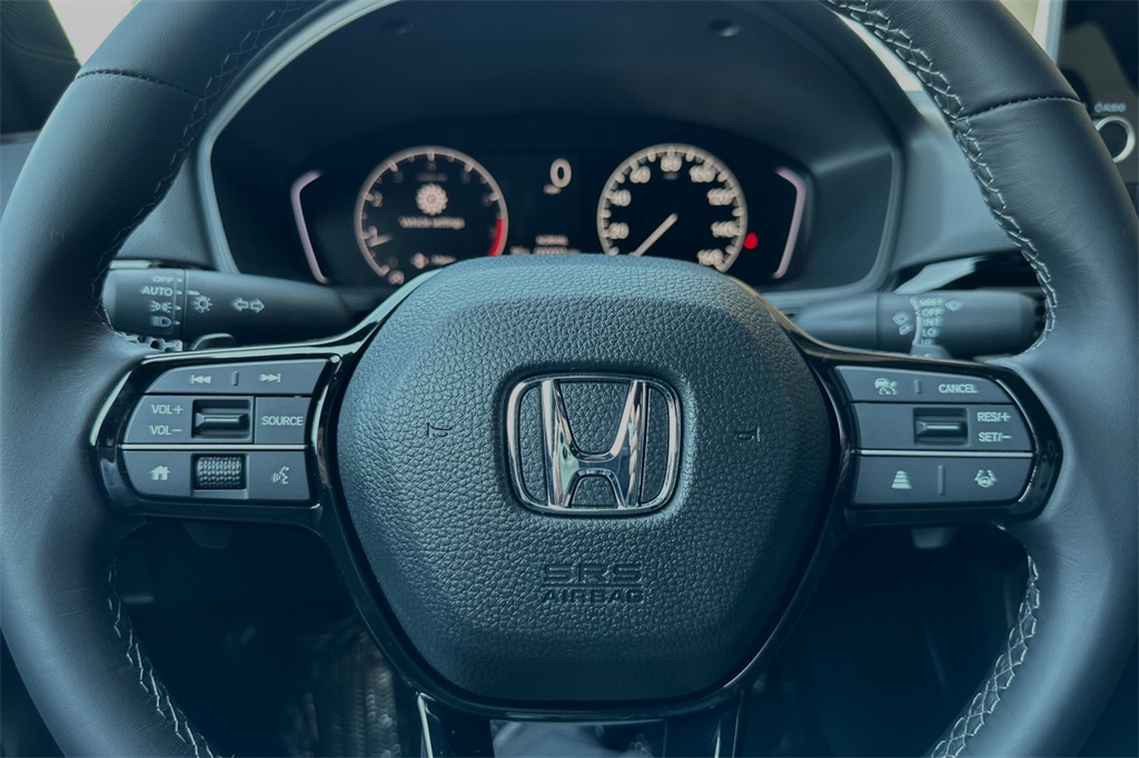 Vehicle image 24 of 31