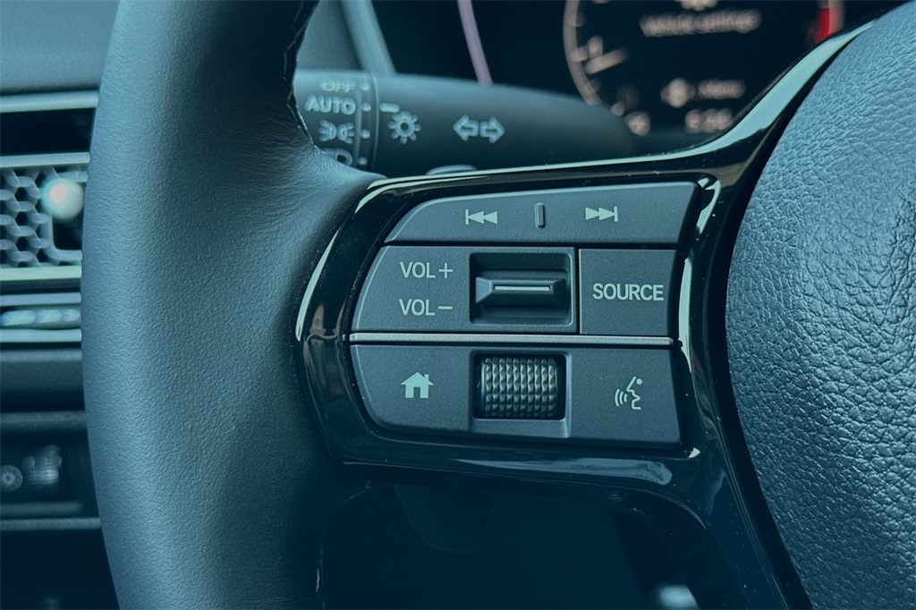 Vehicle image 25 of 31