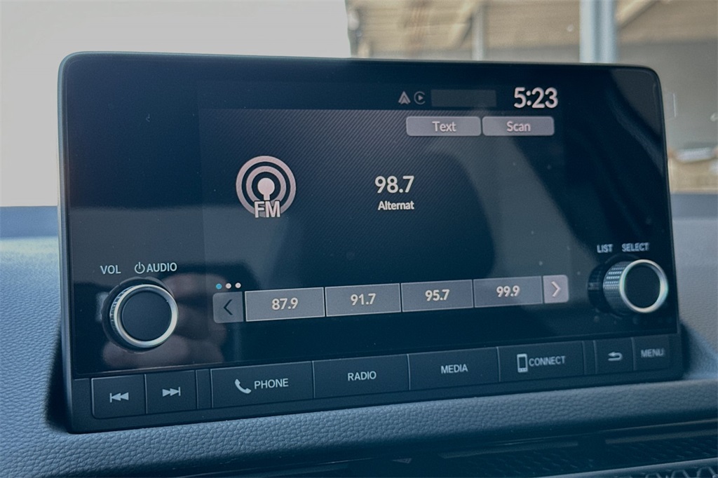 Vehicle image 19 of 31