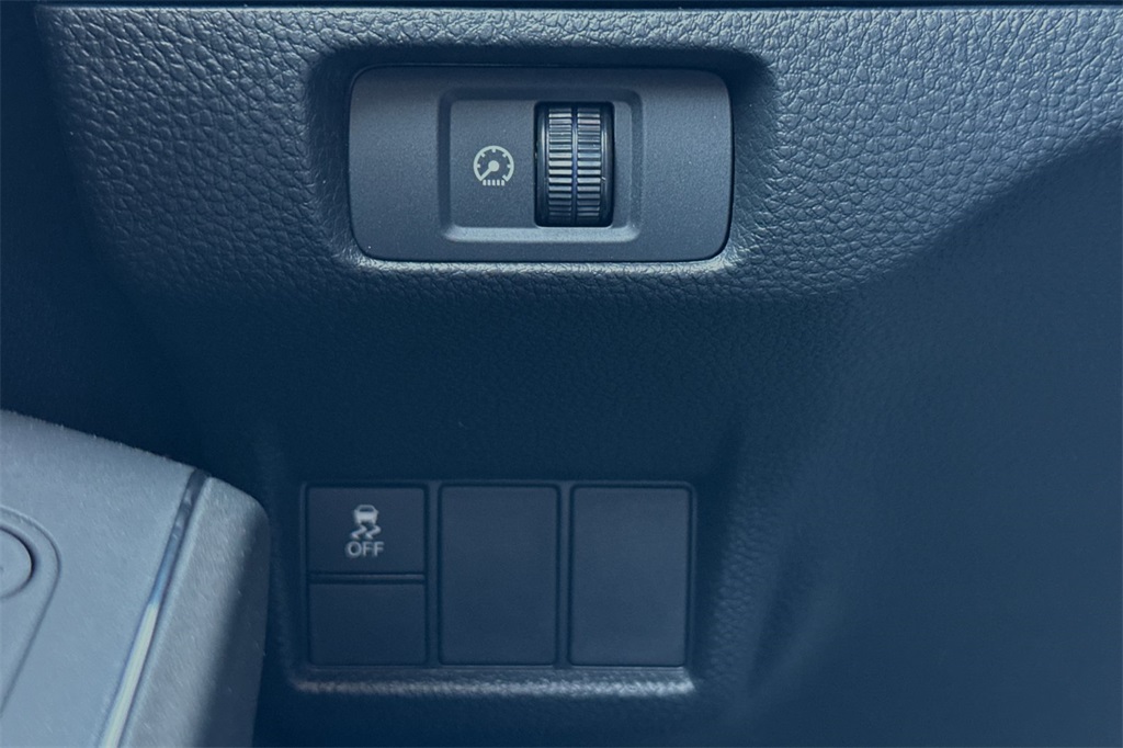 Vehicle image 28 of 31