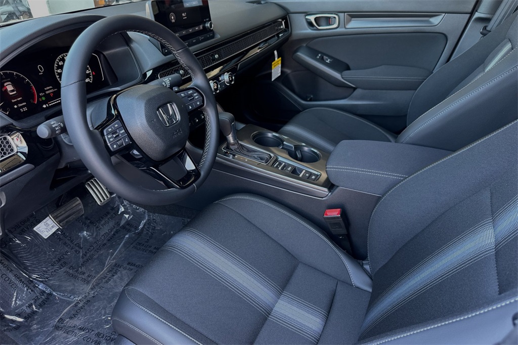 Vehicle image 10 of 31