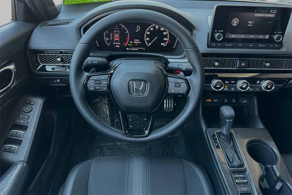 Vehicle image 15 of 31