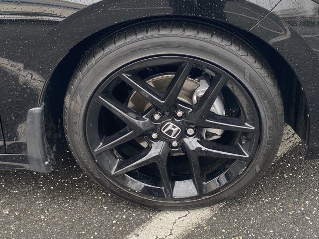 Vehicle image 11 of 35