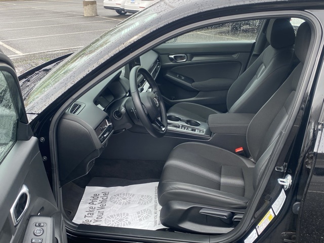 Vehicle image 15 of 35